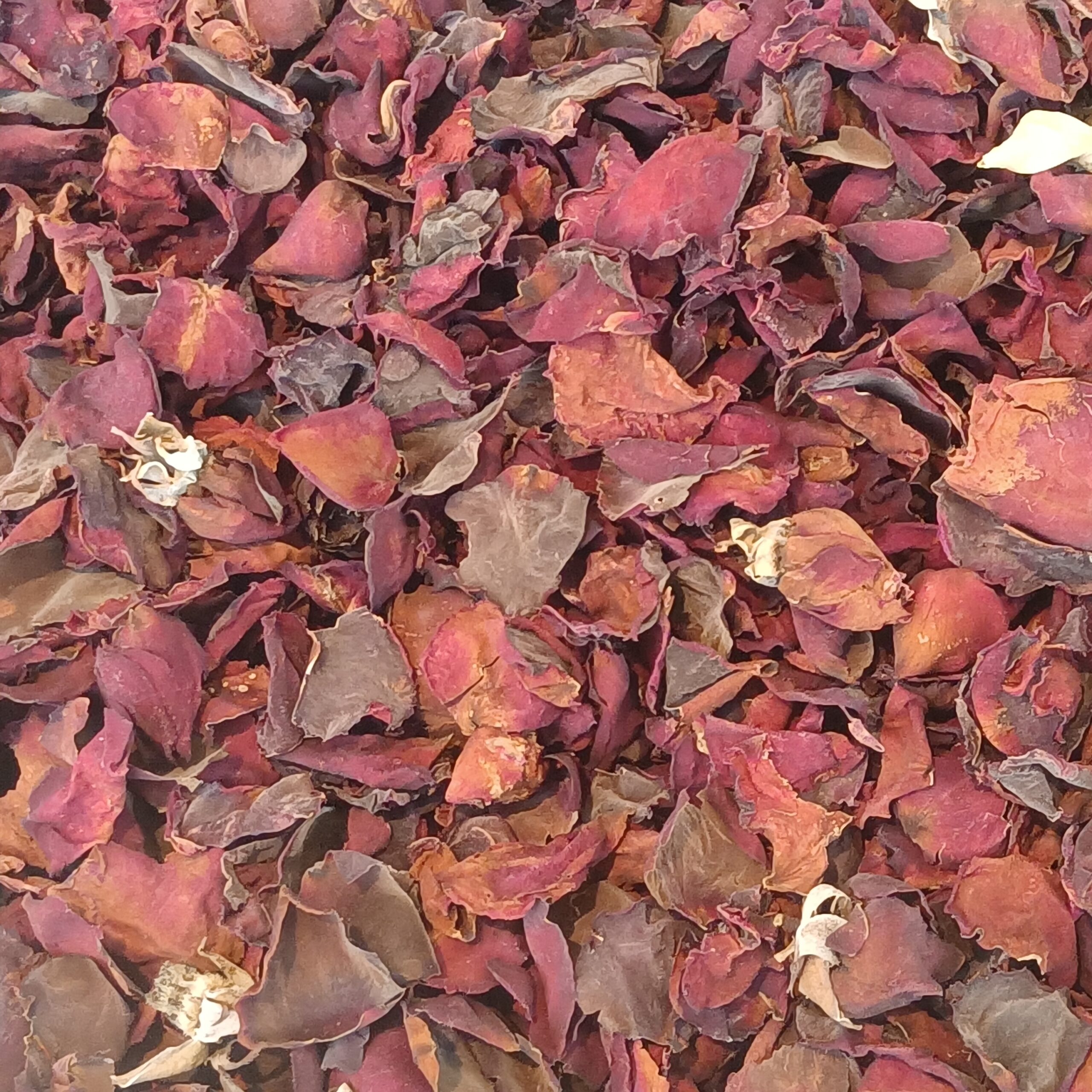 Dried flower petals